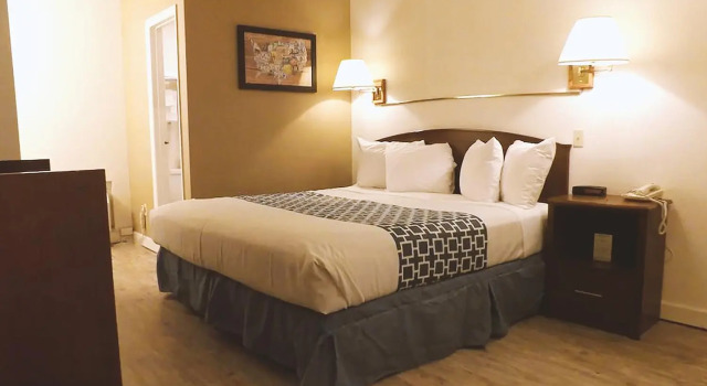 Двухместный номер Standard Coratel Inn & Suites by Jasper McCook