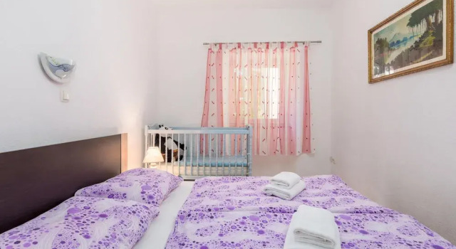 Awesome Home in Garica With Wifi and 3 Bedrooms, Prenota Hotel Garica 