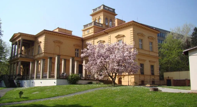 Vila Lanna