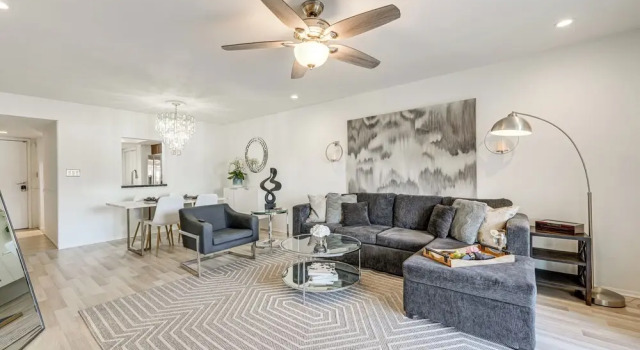 Furnished Patio, Pool Access! Scottsdale Retreat, Забронировать Апартаменты/квартира Отели Скотсдейл с парковкой, Парковка