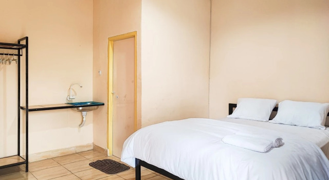 RedDoorz Syariah Near Terminal Alam Barajo Jambi, Rezerwuj Hotel Kinati Sumatra