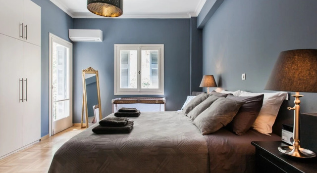 Entire floor Luxury aprtm in kolonaki, Забронировать Отель Афины Острова Саронического залива - Аттика, рядом с Район Анафиотика