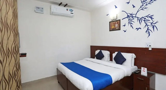 Kumars Hotel by OYO Rooms