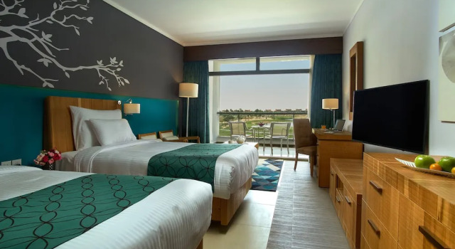 Mövenpick Resort & Golf Einbay, Rezerwuj Ośrodek wypoczynkowy Ajn Suchna Suez