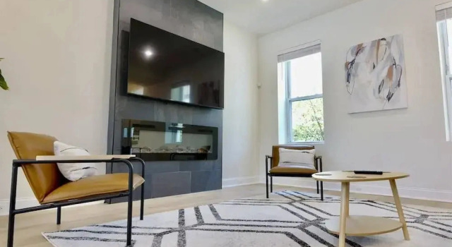 Pristine Petworth Family Home w Street Parking!