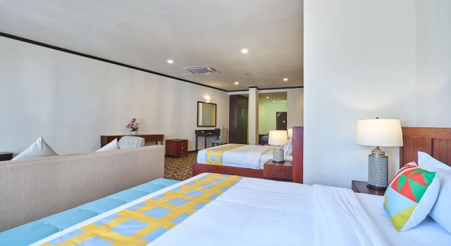 OYO Home 89378 The Platinum Suites