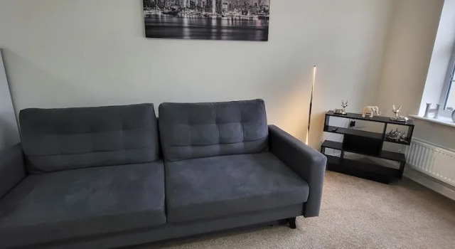Inviting 6-bed House in Nuneaton, Забронировать Отель Отели Уорикшир с парковкой, Парковка