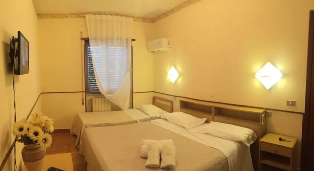 Трёхместный номер Standard Albergo Ristorante Bar Pizzeria La Lanterna