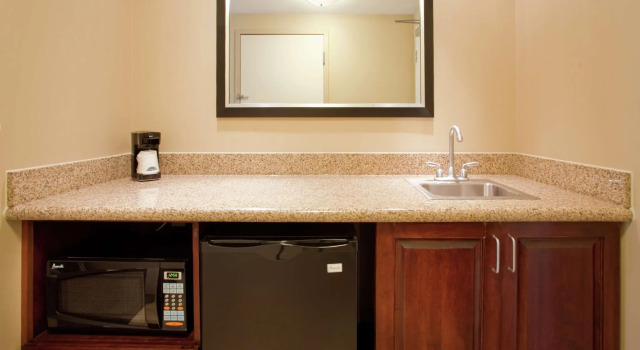 Четырёхместный люкс Hampton Inn & Suites Omaha Southwest-La Vista