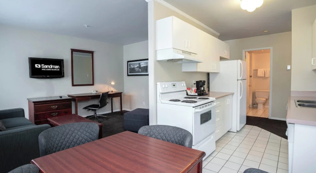 Двухместный люкс с 2 комнатами Sandman Hotel & Suites Williams Lake