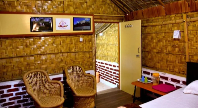 Jj S Village Eco Resort, Rezervovat Lázně / Resort Nainital Uttarakhand