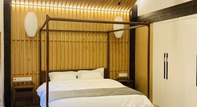 Трёхместный семейный люкс Guanji Songci Hotel B&B (Yugutai Branch)