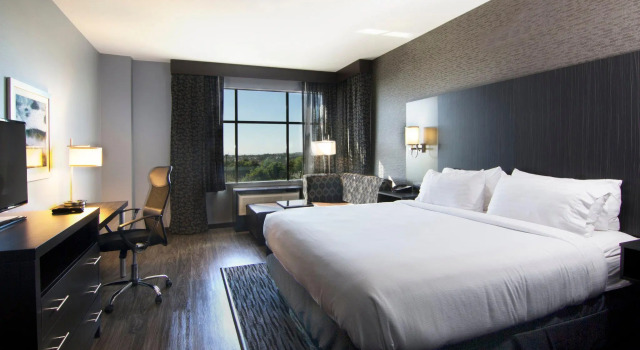 Четырёхместный номер Standard Holiday Inn Carlsbad by IHG