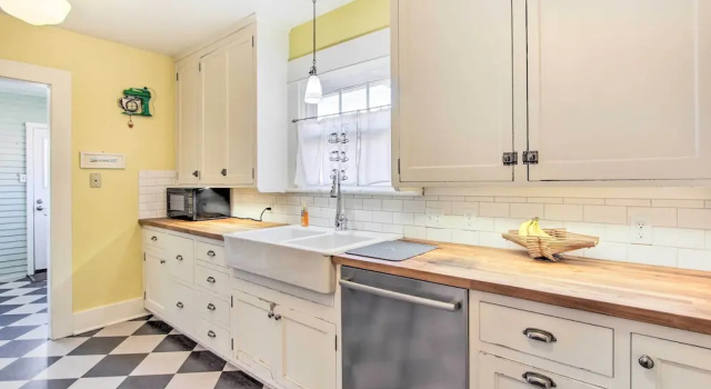 Коттедж Charming Eugene Vacation Home 1 Mi to Dtwn