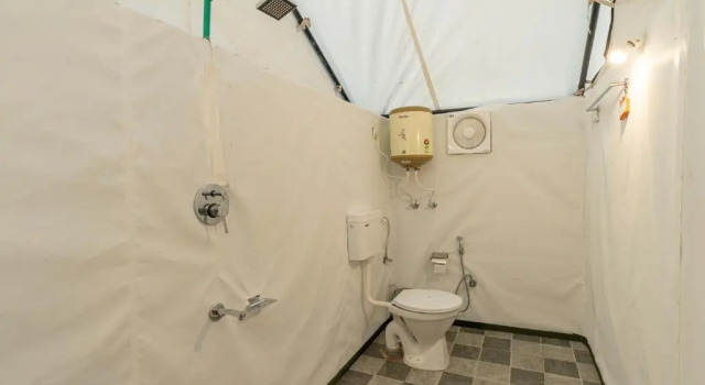 Тент с видом на реку The Hosteller Kasol, Riverside
