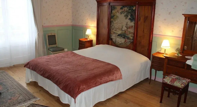KER-ALINEC, Rezerwuj Hotel  
