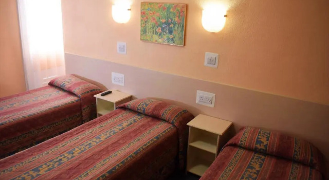 Трёхместный номер Standard Macdonald Hotel