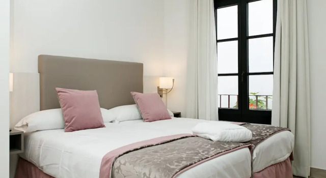Семейные апартаменты с видом на внутренний двор Suites La Posada De Pilar