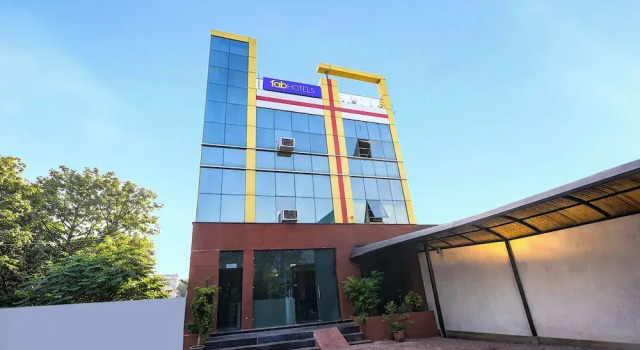 Fabhotel Divine