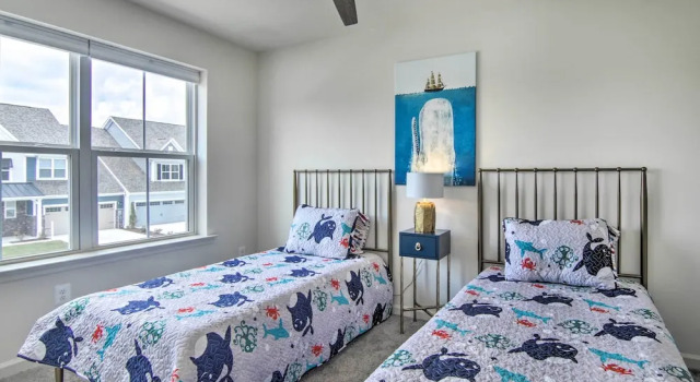 Bishop's Landing: Pool Access & 4 Mi to Beach