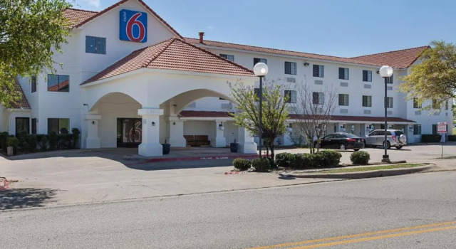 Четырёхместный номер Standard Motel 6-Bedford, TX - Fort Worth