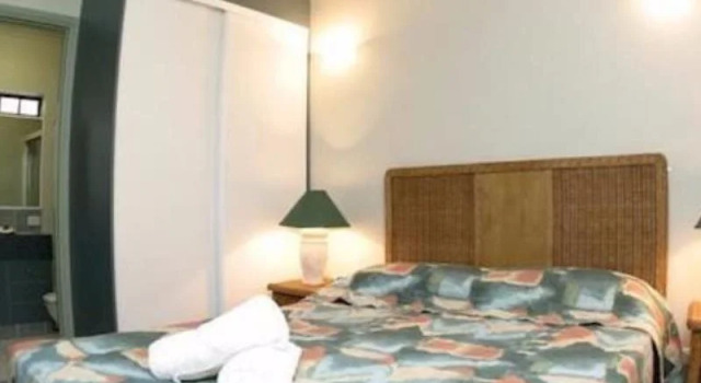 Half Moon Bay, Book Hotel Cairns Cairns and Northern Beaches