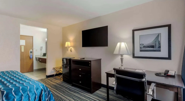 Полулюкс Comfort Inn & Suites Brentwood - Nashville