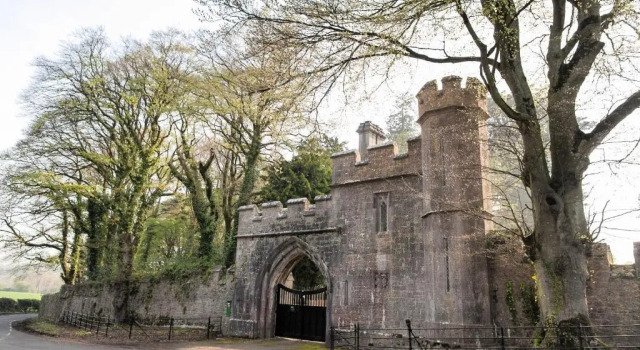 Коттедж Annes Grove Miniature Castle