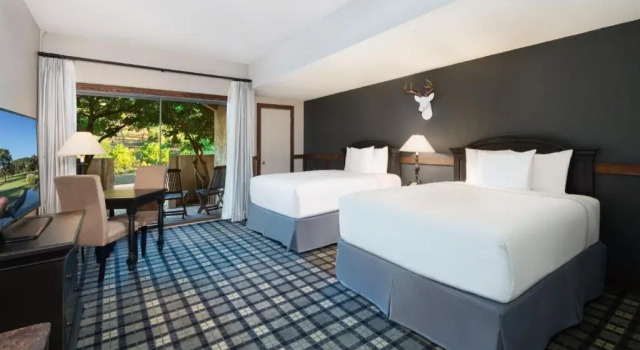 Четырёхместный номер Standard Tapatio Springs Hill Country Resort