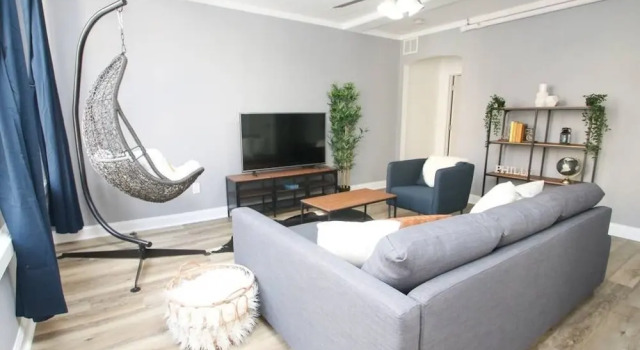 Fantastic Comfort! Downtown + Old City! Sleeps 5!, Забронировать Отель Отели Филадельфии 3 звезды, рядом с National Constitution Center, 3*