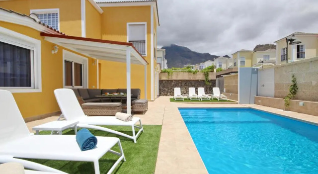 Вилла Amazing 5-bedroom villa in Costa Adeje