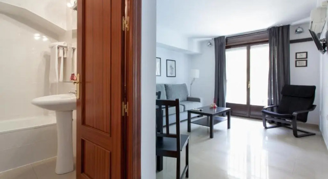 Apartamentos Diaber Laraña, Забронировать Апартаменты/квартира Старый город Севилья, рядом с Музей современного искусства