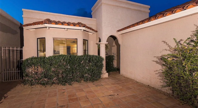 Truly Charming at Mccormick Ranch 2 Br by Casago, Забронировать Отель Отели Скотсдейл с парковкой, Парковка