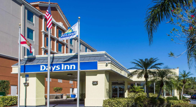 Кровать в общем номере Days Inn by Wyndham Melbourne