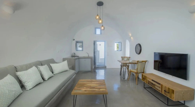 Трёхместный люкс Classic AQUA SERENITY LUXURY SUITES SANTORINI