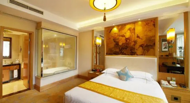 Люкс Deluxe Yuntianlou Holiday Royal Hotel