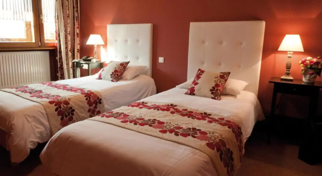 Четырёхместный номер Standard Le Gouverneur Hotel