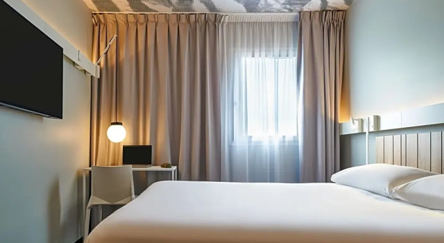 Одноместный номер Standard ibis Paris Nation Davout