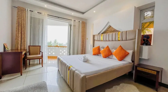 Waves & Wonders Retreat, Book Apartment Hotels in Coast Region with Parking, Parking