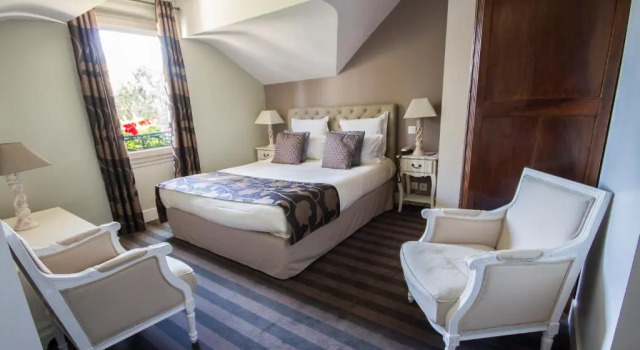 Полулюкс Hôtel The Originals Résidence de Rohan