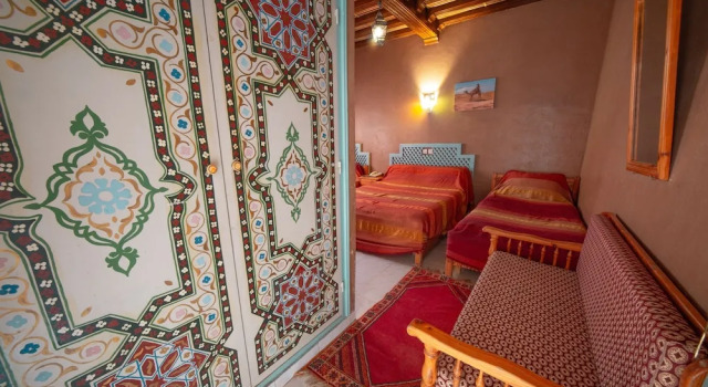 Трёхместный номер Standard с балконом Hôtel Zaghro