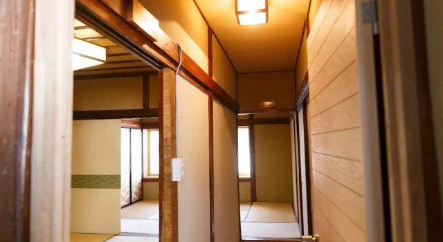 Кровать в общем номере (женский номер) Kashiwaya Ryokan Guesthouse&Sharedhouse - Hostel