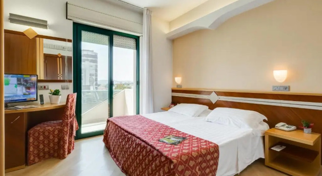 Трёхместный номер Superior с видом на море Hotel Europa Beach Village