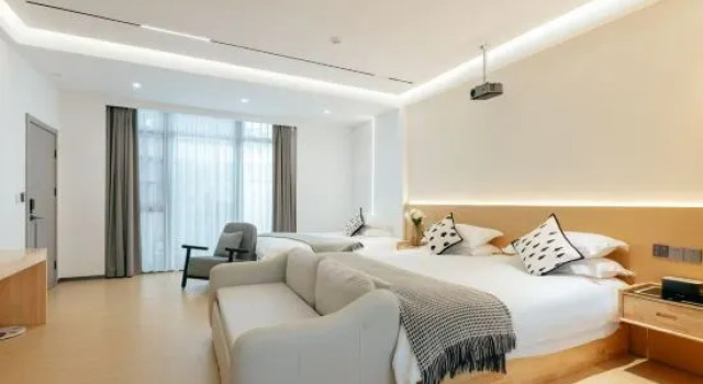 Люкс Yuejia Hotel (located within the Xitang Ancient Town Scenic Area)