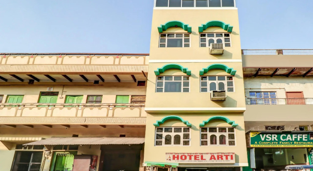 Vaccinated Staff- SPOT ON 74864 Hotel Arti