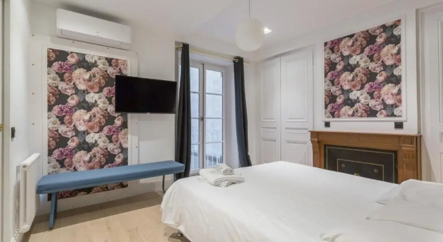 New ! Amazing Flat - 2 rooms - downtown Lyon, Забронировать Апартаменты/квартира 02. Прескиль Лион, рядом с Кафедральный собор Св. Жана