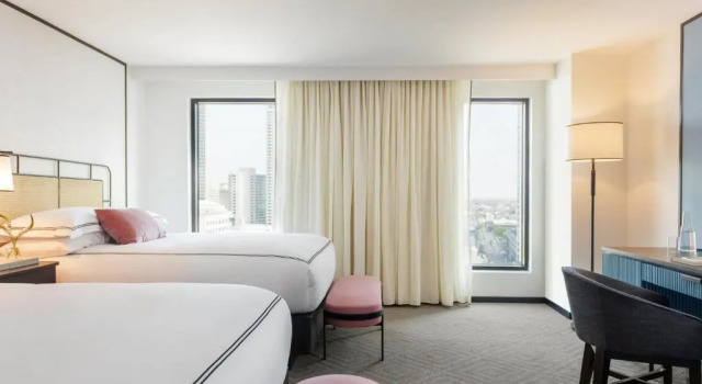 Четырёхместный номер Premium с видом на город Kimpton Hotel Fontenot by IHG
