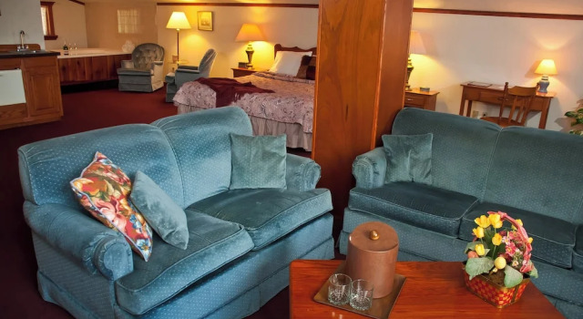 Люкс Bavarian Inn Motel