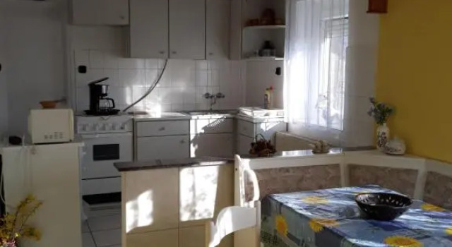 Tislerics Apartman, Book Lejlighed Hoteller i Western Transdanubia med parkering, Parkering