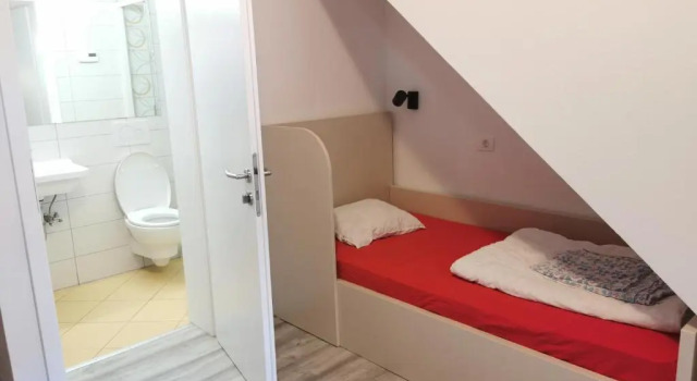 Кровать в общем номере (женский номер) Most Hostel